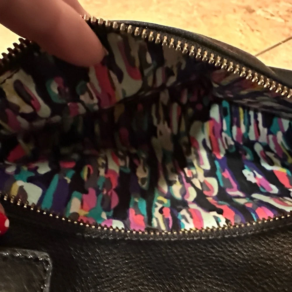 RARE~Vera Bradley Black Cowhide Leather Handbag - Picture 7 of 12